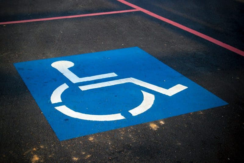 Accès des personnes handicapées ou à mobilité réduite